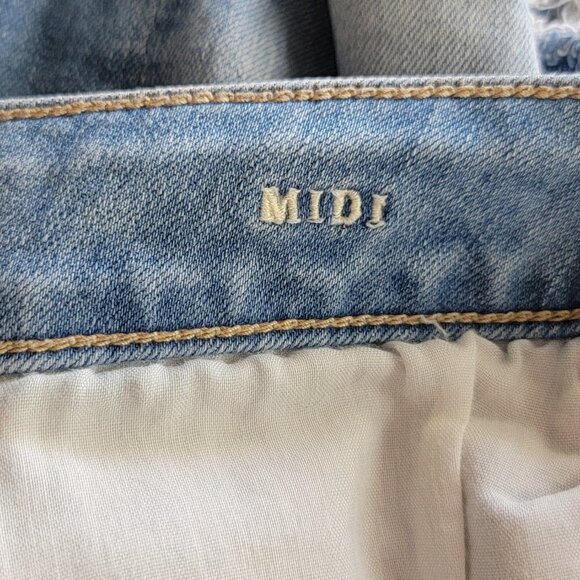 AE 2 Mid Rise Midi Light Wash Frayed Cutoff Stretch Jean Shorts American Eagle - Picture 10 of 13